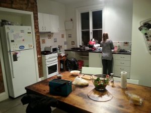 Schicksal - Küche in der Wohnung in Toorak