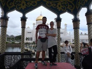 Selfie vor einem Tempel in Brunei