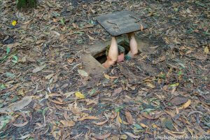 Einer von vieler Geheimverstecken rund um die Cu Chi Tunnel.