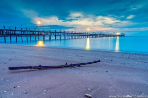 Sonnenaufgang am Fähranleger in Chumphon