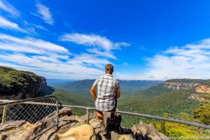 Ausblick auf weite Landschaft in den Blue Mountains