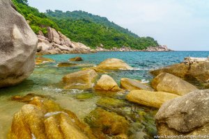 Felsen an der Hin Wong Bucht auf Koh Tao