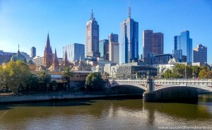 Blick vom Yarra River auf Melbourne