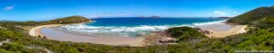 Ausblick vom Parkplatz auf die Picnic Bay und die Whisky Bay im Wilsons Promontory National Park