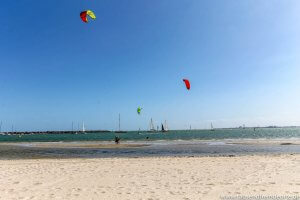 Kitesurfer am Strand in Melbourne