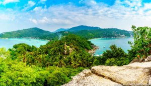 Blick auf 2 Buchten auf Koh Tao