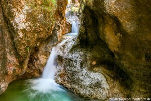 Wasserfall in der Almbachklamm im Berchtesgadener Land