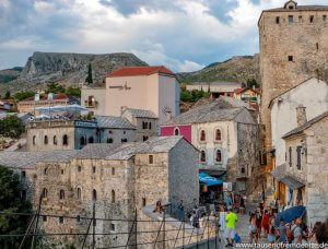 Blick von der Brücke in Mostar