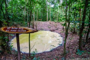 Bombenkrater Cu-Chi Tunnel Saigon