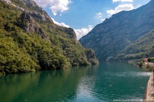 Neretva Fluss auf der Strecke Sarajevo - Mostar