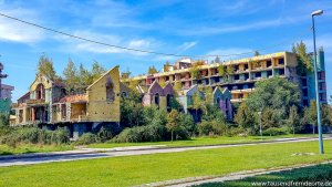 Ruine eines zerbombten Hauses in Sarajevo