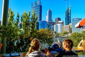 wunderschöner Ausblick auf den Elizabeth Quay in Perth