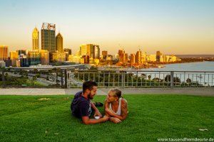 Sonnenuntergang mit Ausblick auf Perth