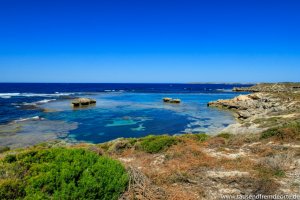 Von den Hügeln auf Rottnest Island gibt es fantastische Ausblicke auf die Korallenriffe von Rottnest Island