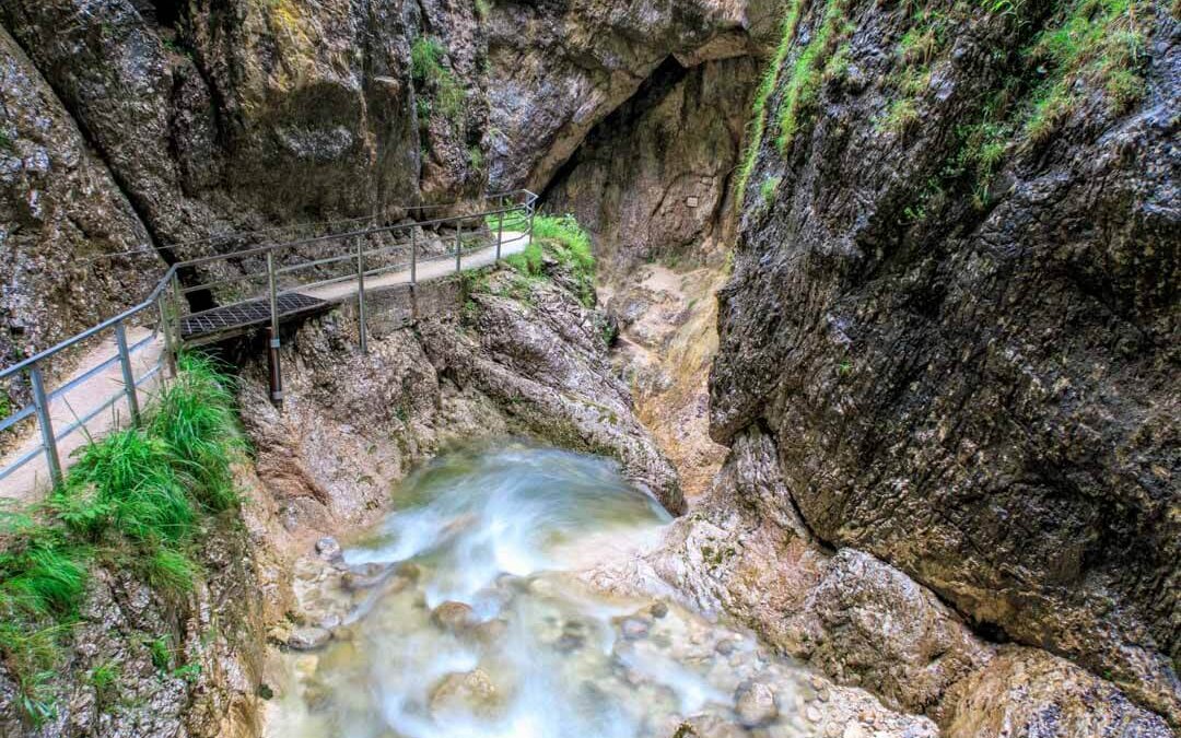 Wanderweg in der Almbachklamm